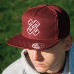 Mēnestiņš 3D. Cepure ar taisnu nagu