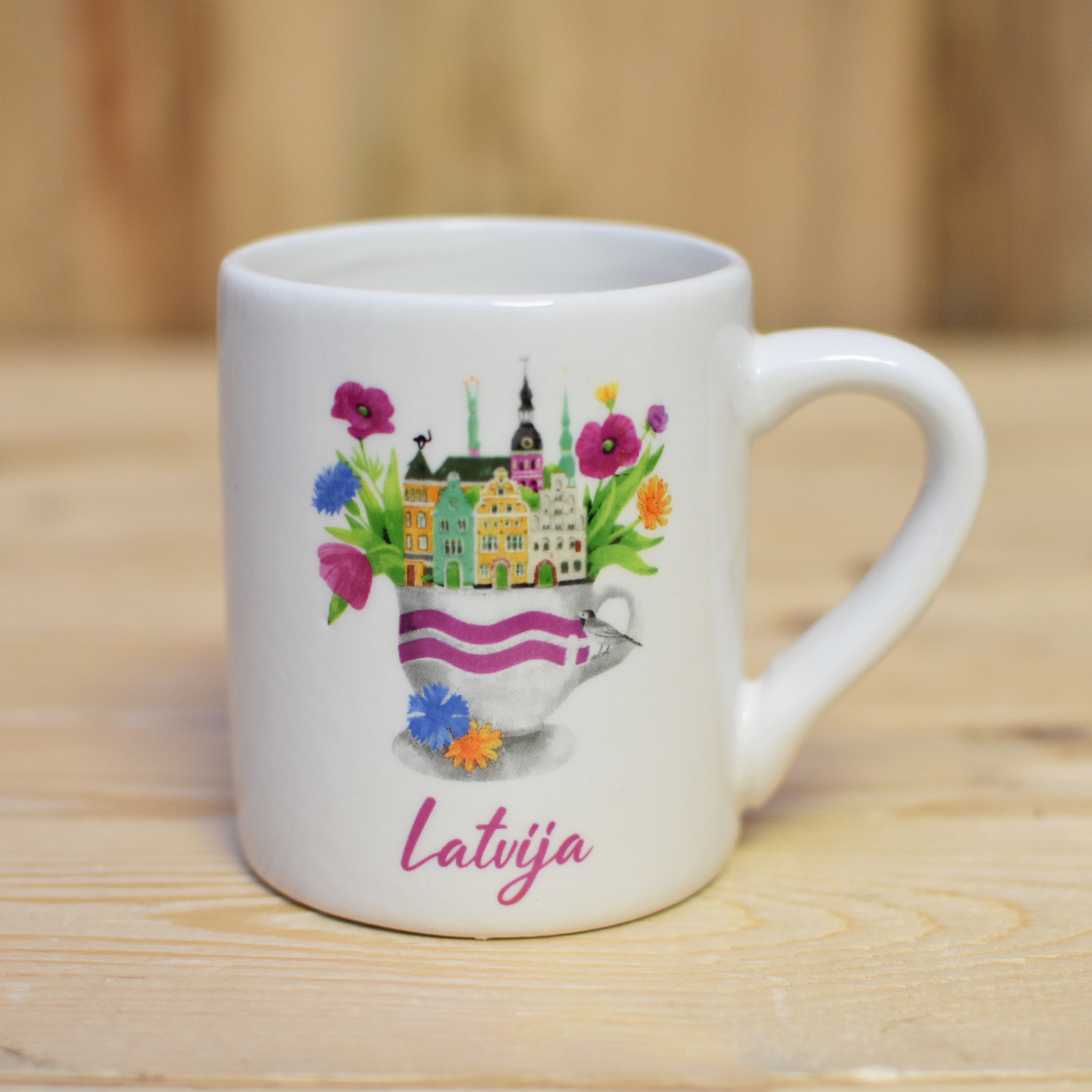 Krūze Latvija, ziedi Krūze Latvija zied — attēls 1