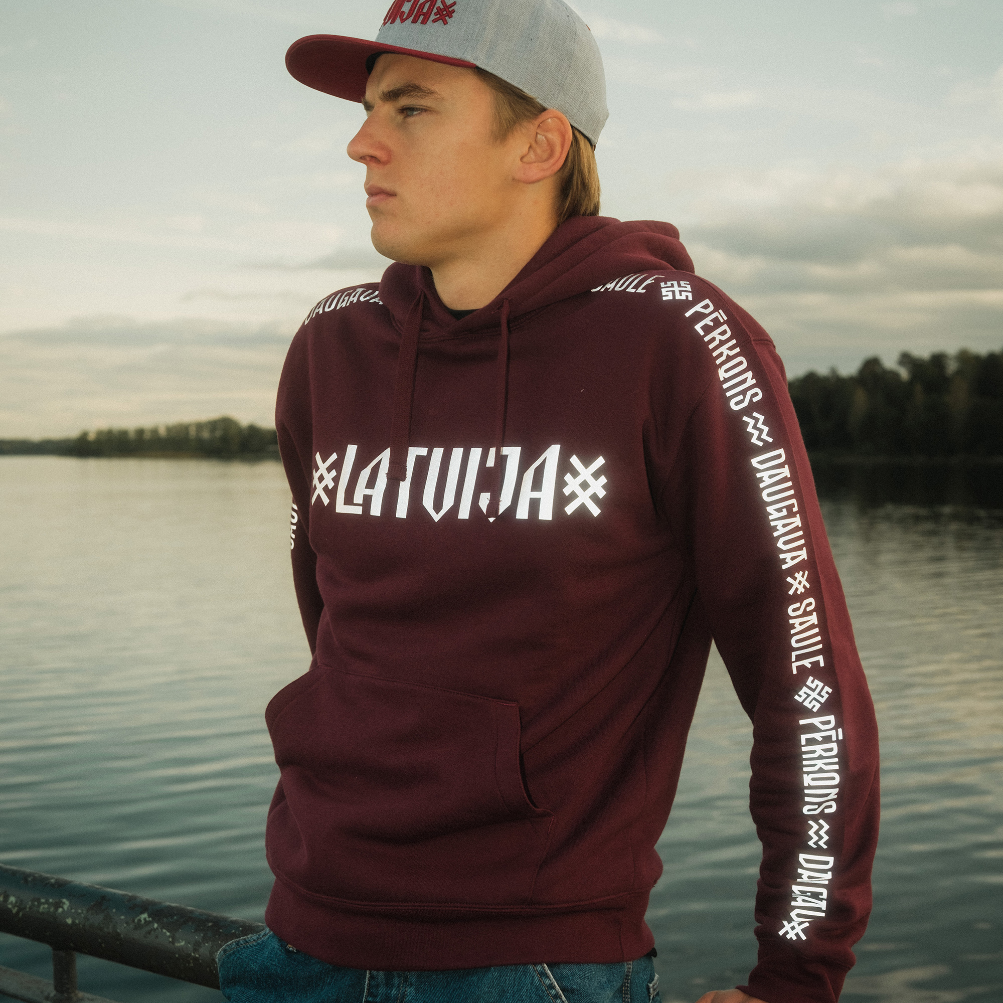 Saule Pērkons Daugava Džemperis ar atstarojošu apdruku. Gunchi dizains